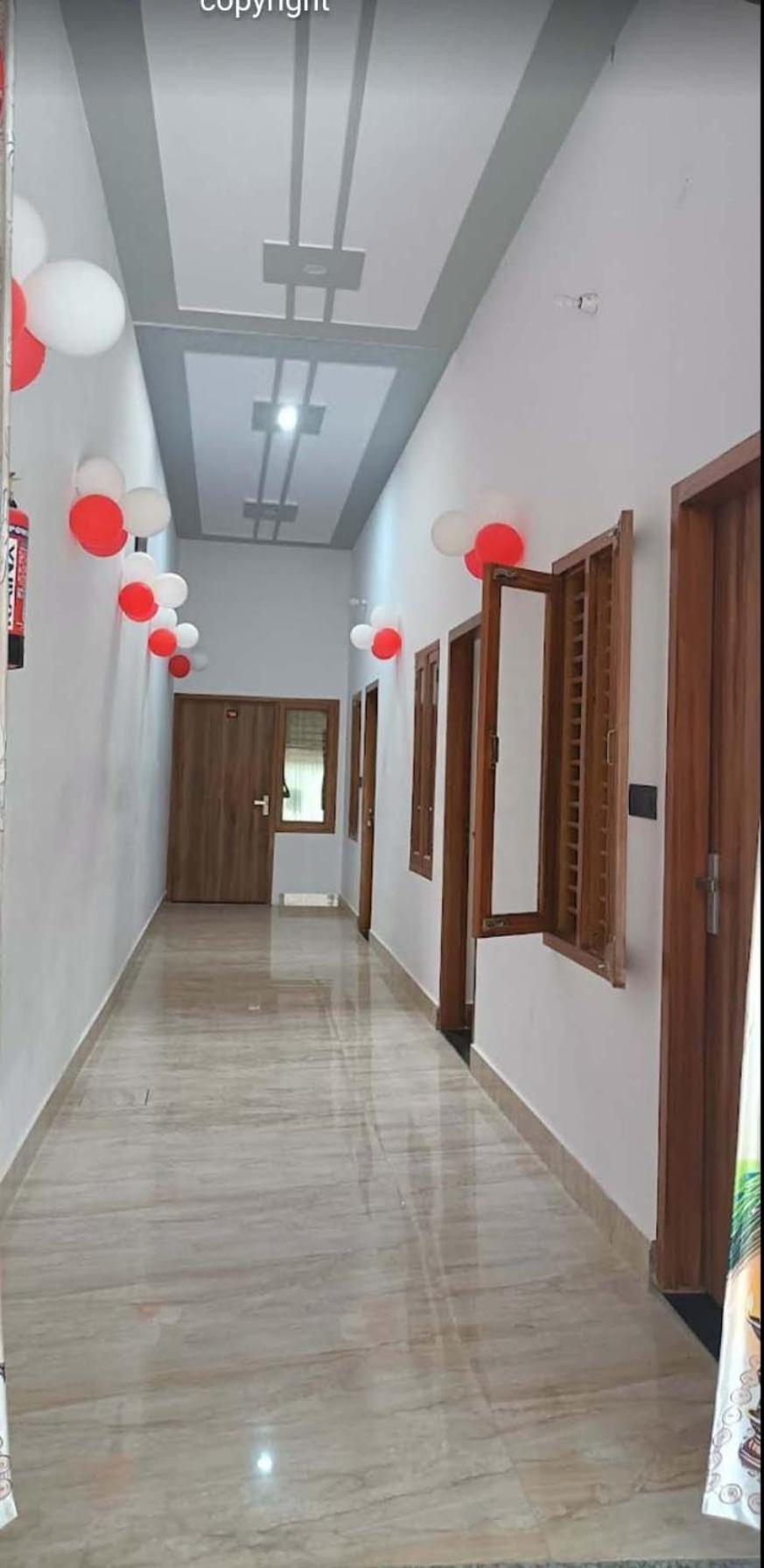 Hotel Rudra Residency Near Railway Station Mathura Esterno foto